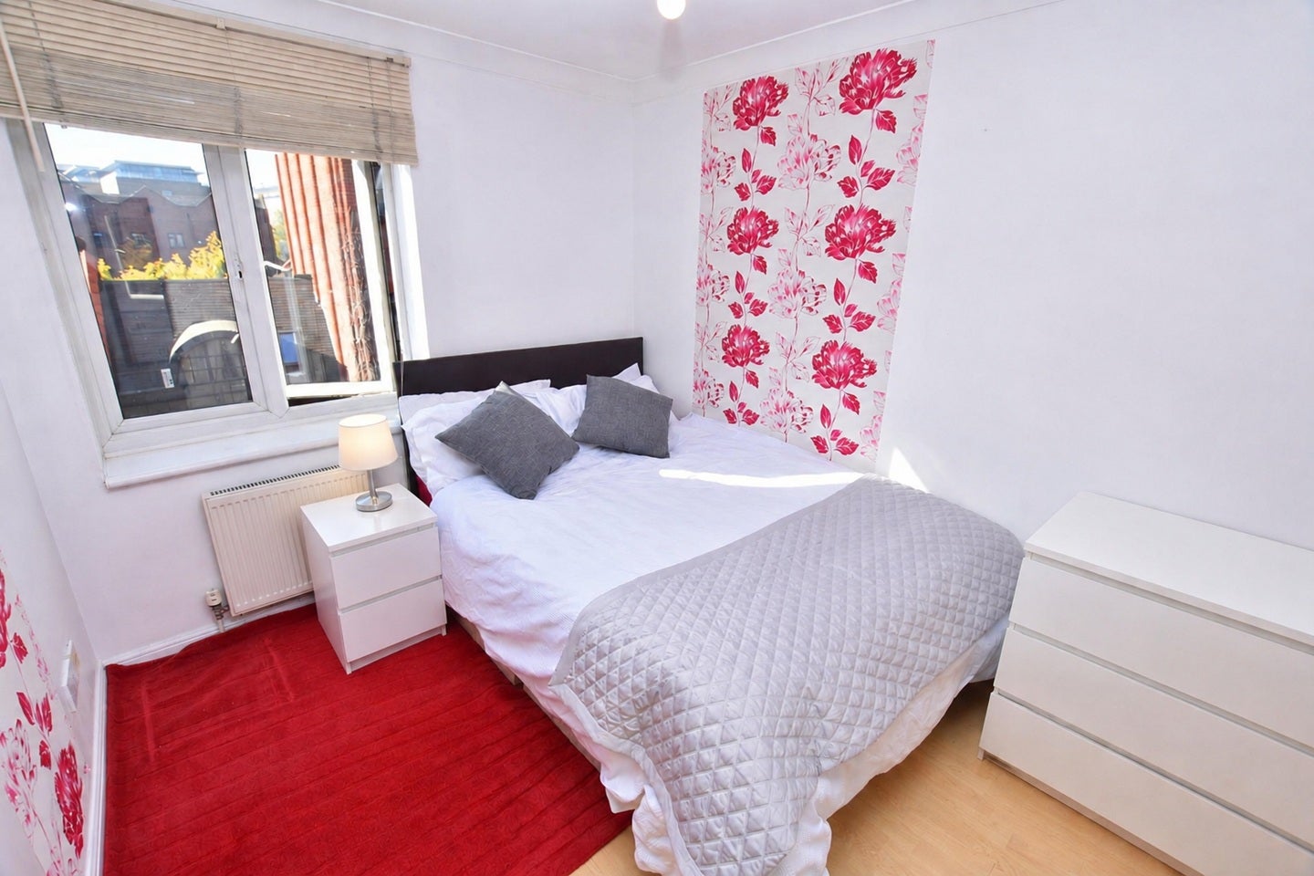 Room Spert Street in Greater London