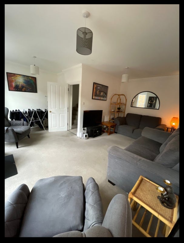 Room Orville Road in Greater London