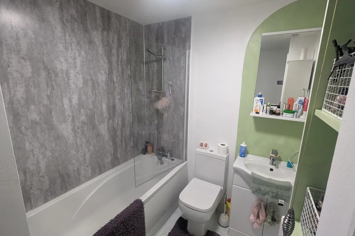 Room Celsus Grove in Swindon