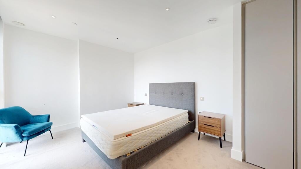 Flat Dingley Road in Greater London