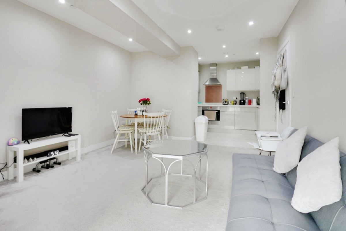 Flat Newington Avenue in Southend-on-Sea