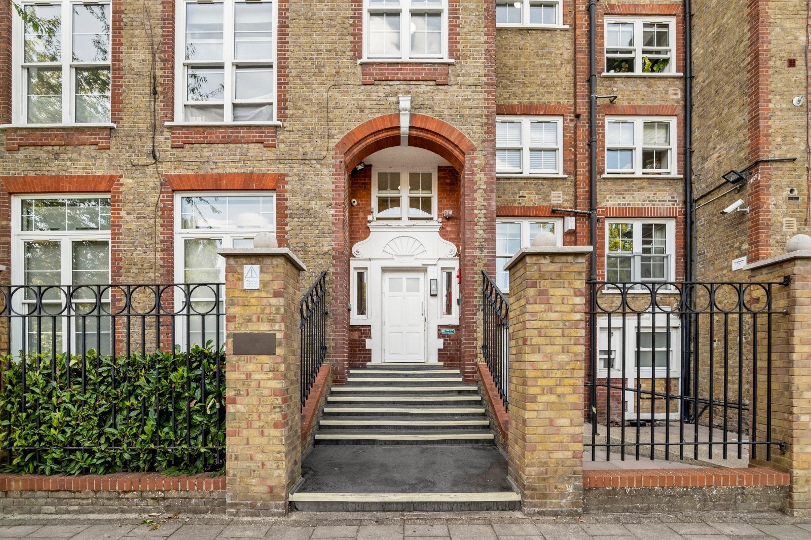Flat Shillington Old School in Greater London