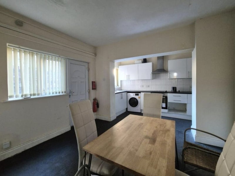 Room Molyneux Road in Liverpool