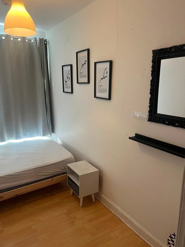 Room Pearl Street in Cardiff