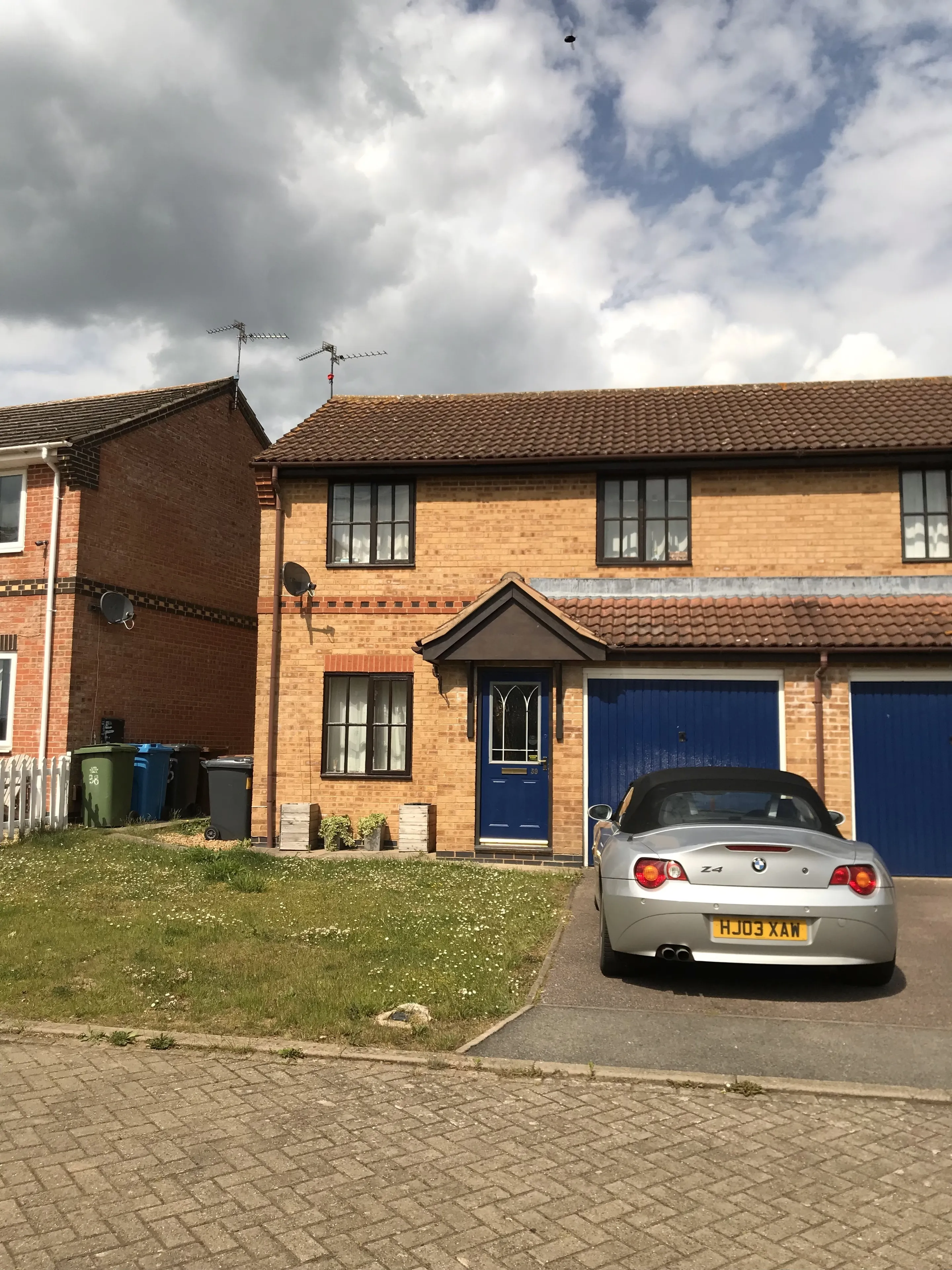 House Applegarth Close in Corby