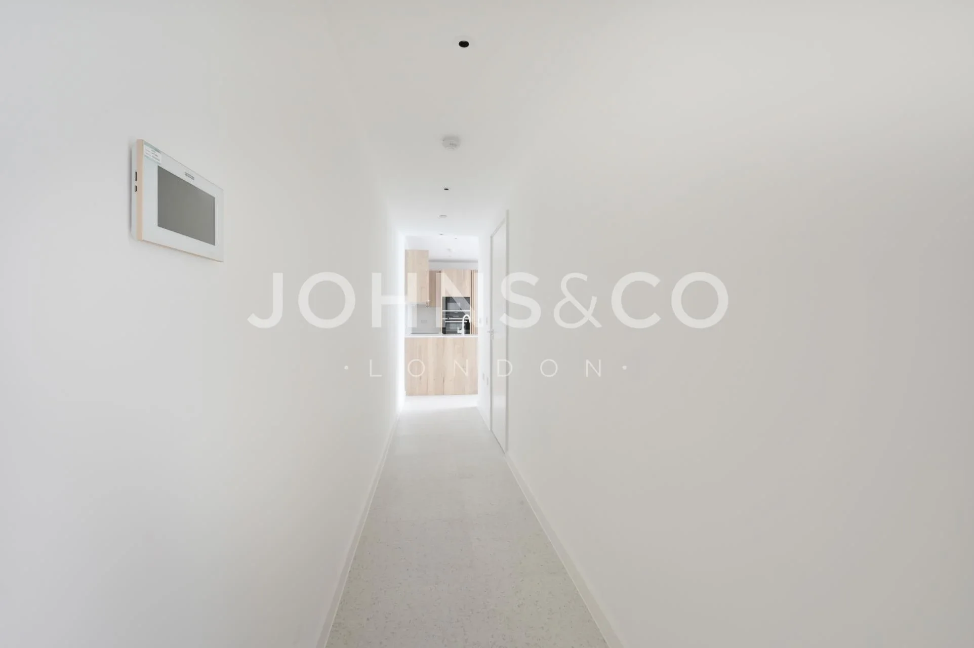 Flat Cendal Crescent in Greater London