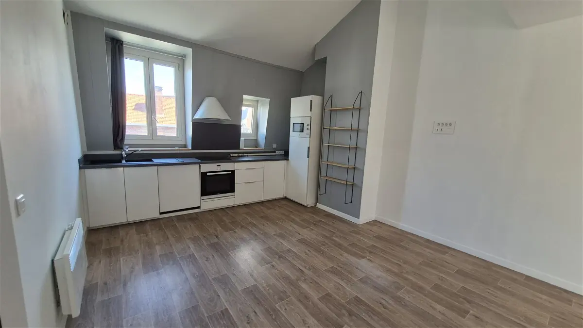 Flat Rue du Faubourg de Douai in Lille