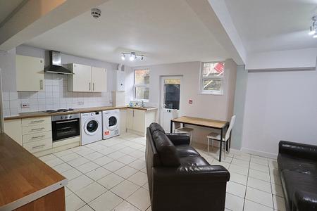 Room Spencer Bridge Road in Northampton