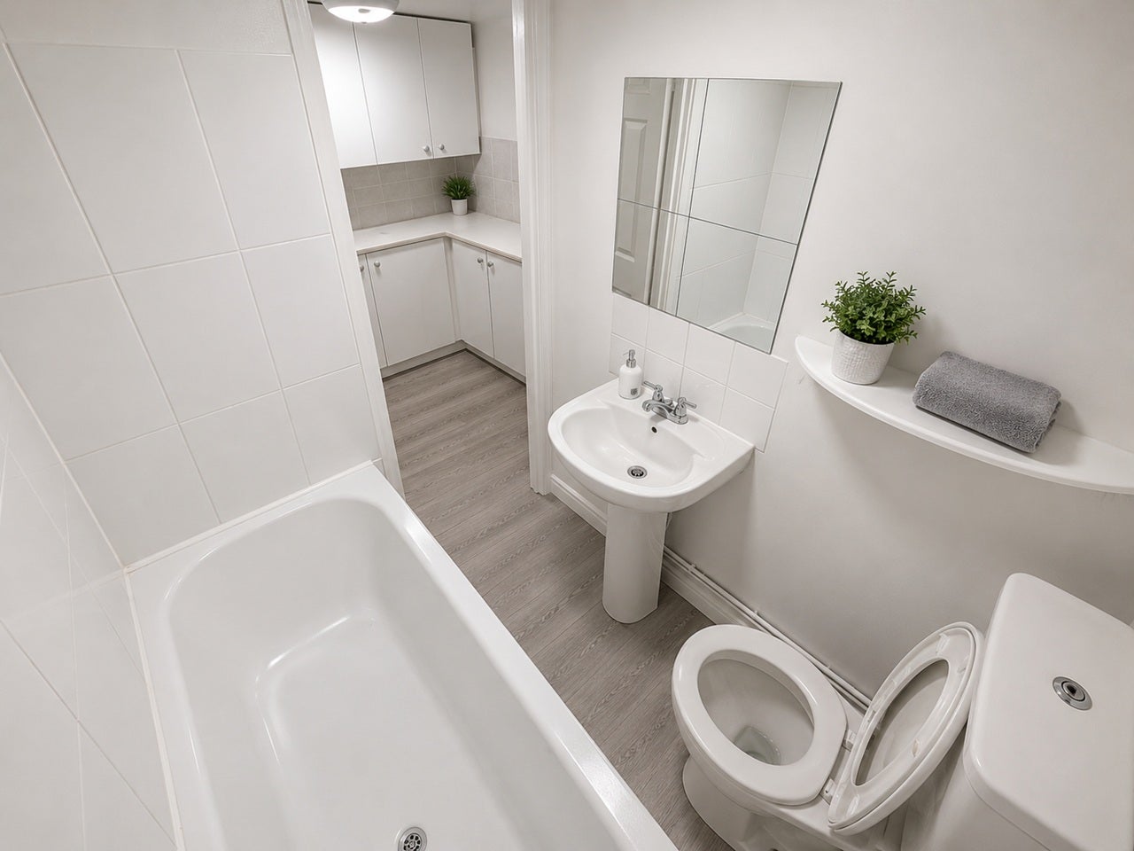 Room Picardy Road in Greater London
