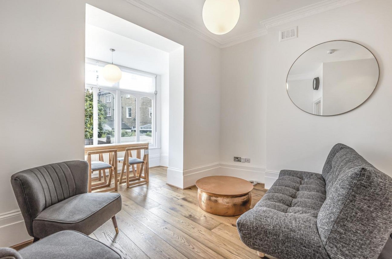 Flat Aldebert Terrace in Greater London
