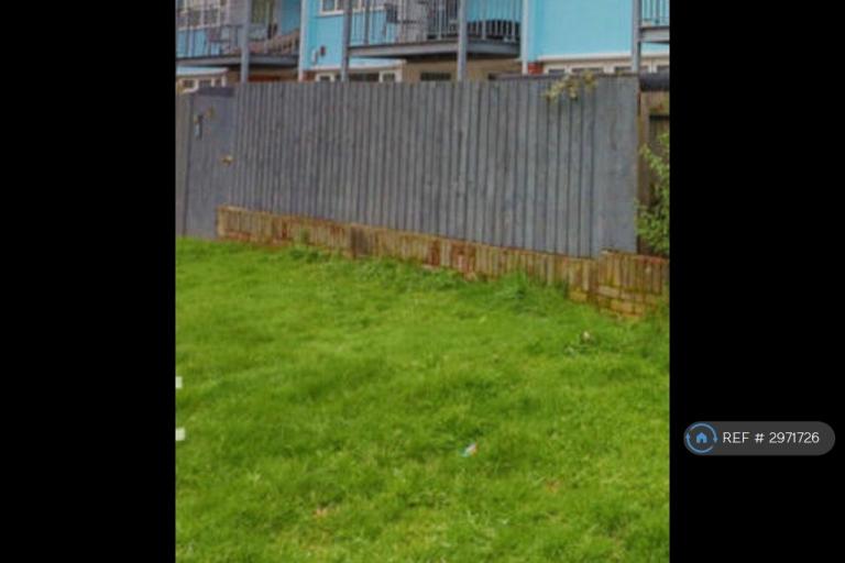 Flat Perryman Way in Slough