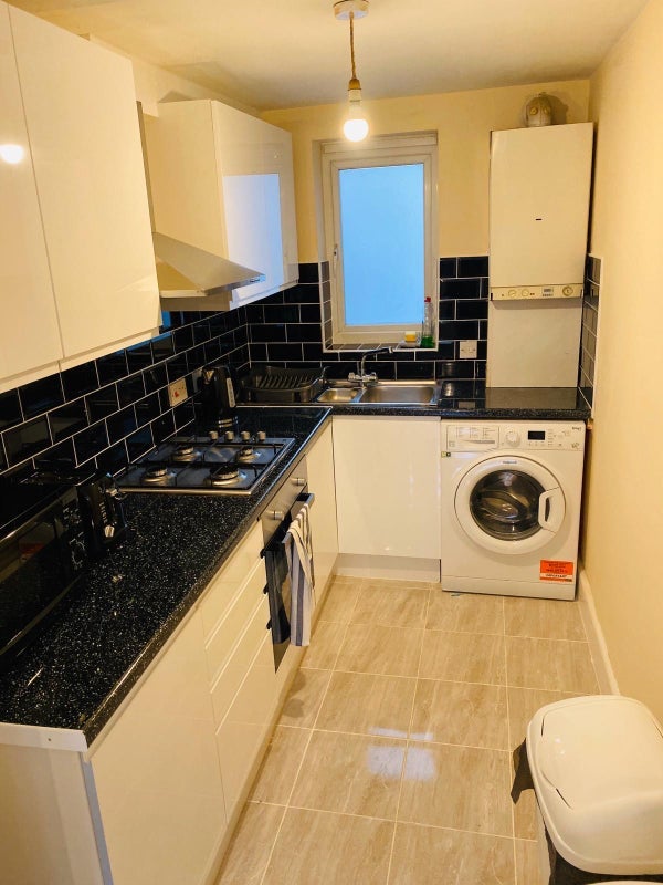 Room Himley Road in Greater London