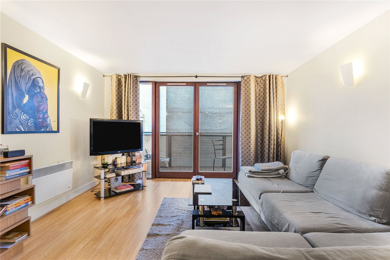 Flat Assam Street in Greater London
