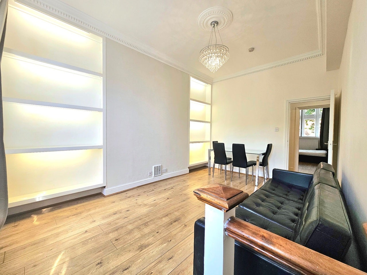 Flat Hornton Street in Greater London