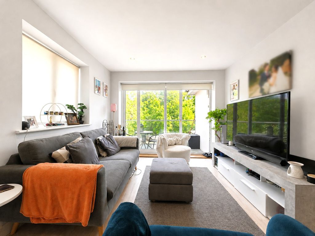 Flat Thornberry Gardens in High Wycombe