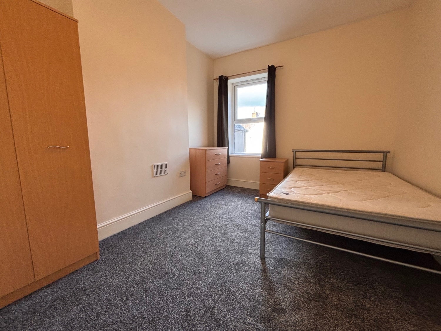 Flat Keppoch Street in Cardiff