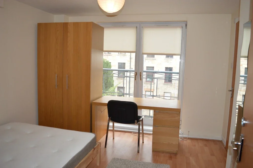 Flat Regent Moray Street in Glasgow