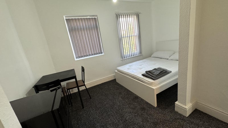 Flat Cumberland Avenue in Liverpool