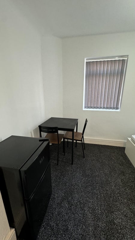 Flat Cumberland Avenue in Liverpool