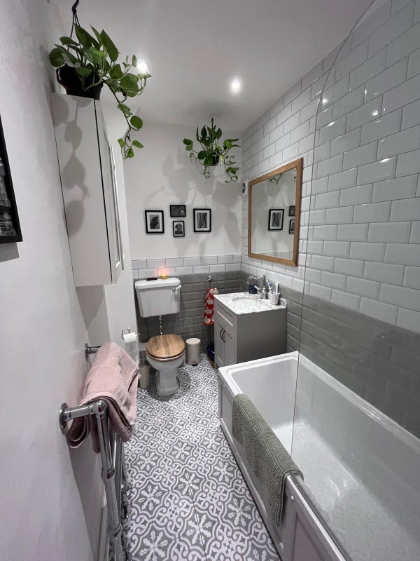 Room Cranbrook Road in Greater London
