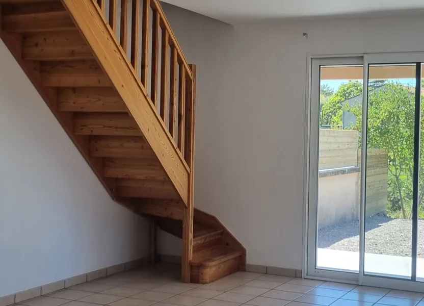 Flat Rue Faubourg Saint-Jean in Villeneuve-de-Berg