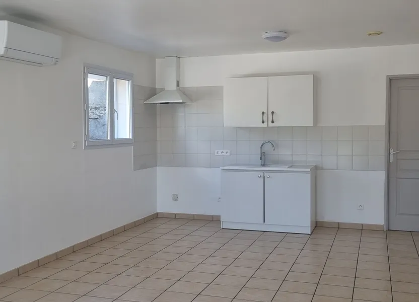 Flat Rue Faubourg Saint-Jean in Villeneuve-de-Berg