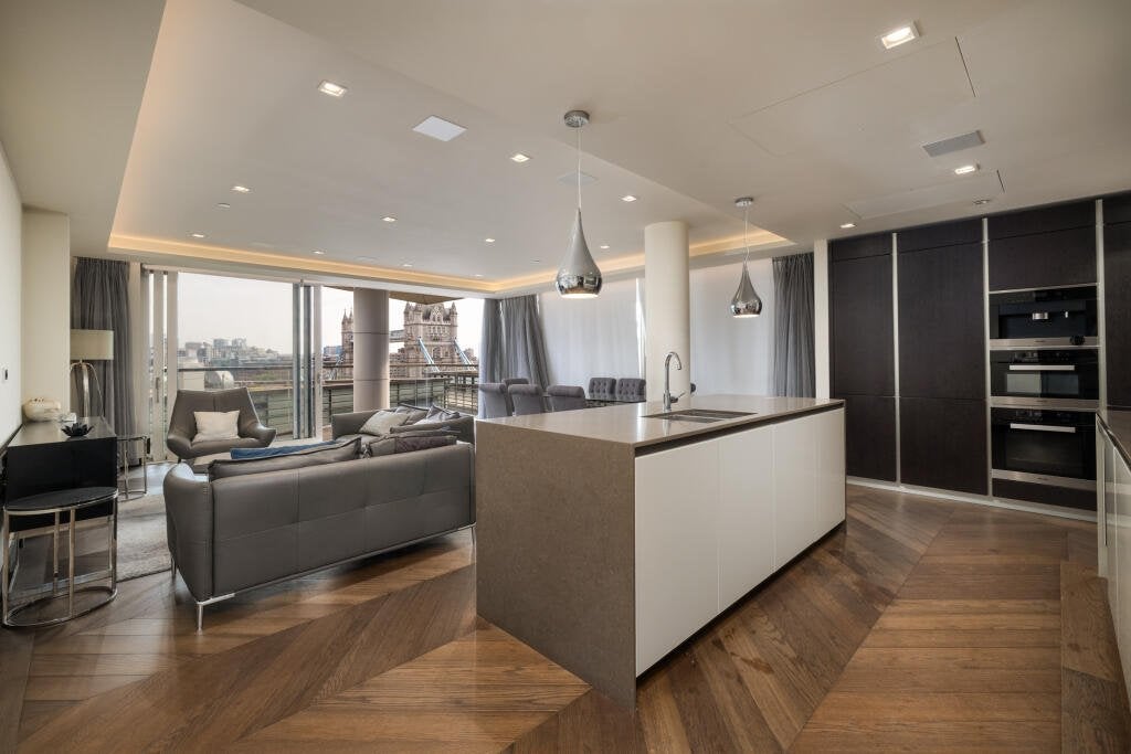 Flat Windsor Way in London