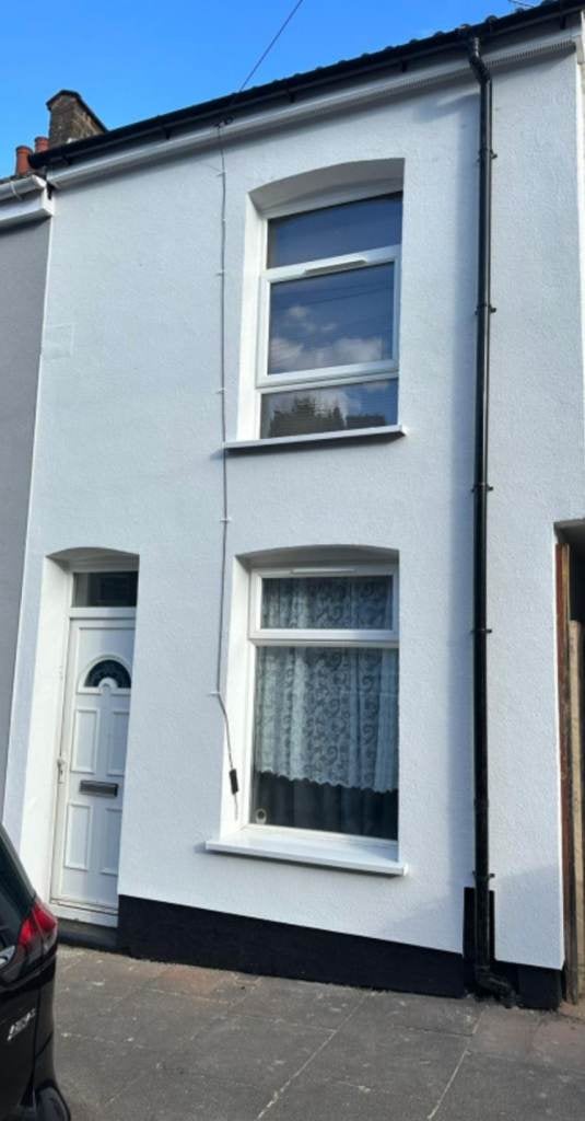 House Warwick Road West in Luton
