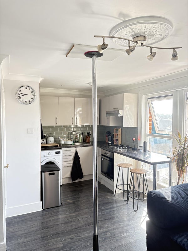 Room Hainault Road in Greater London