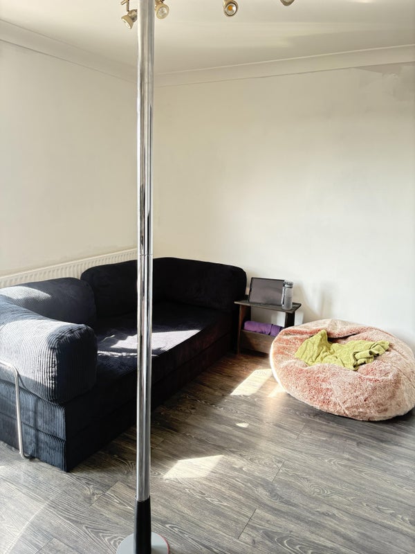 Room Hainault Road in Greater London