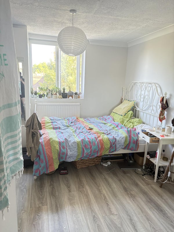 Room Hainault Road in Greater London