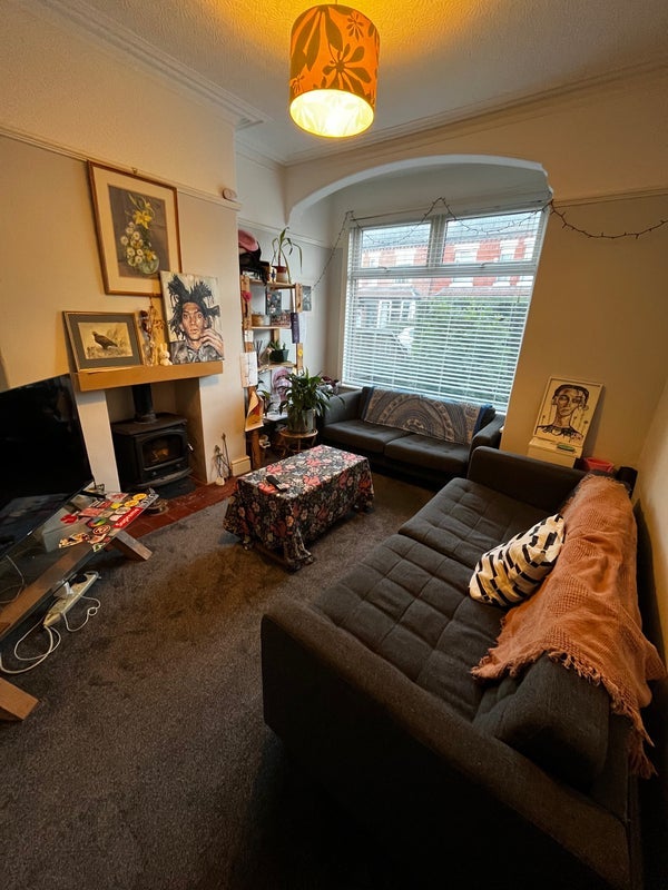 Room Leyland Avenue in Manchester