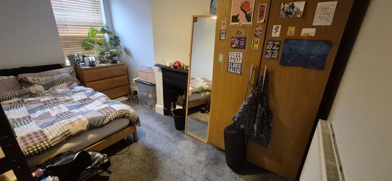 Room Leyland Avenue in Manchester