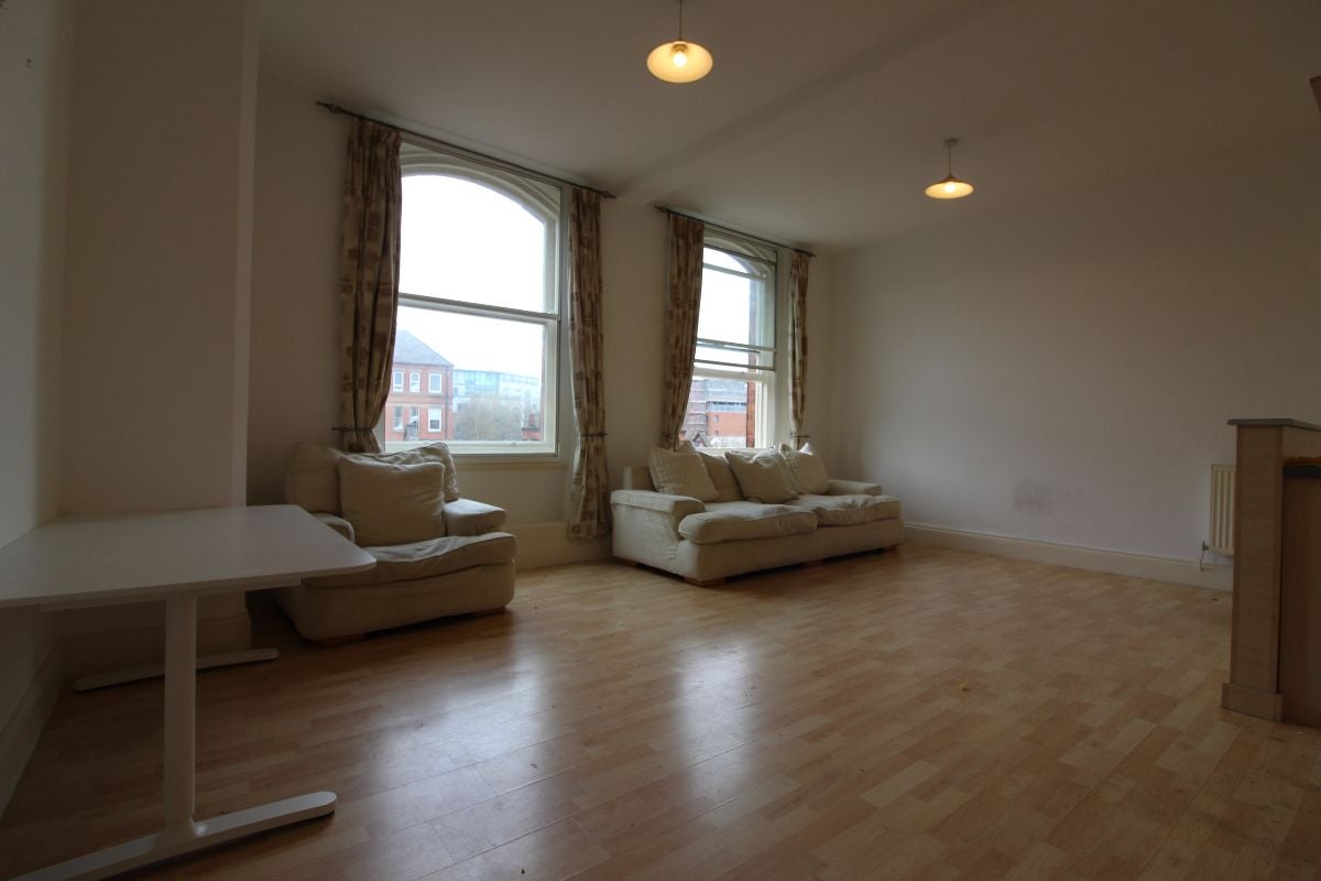 Flat Plumptre Place in Nottingham