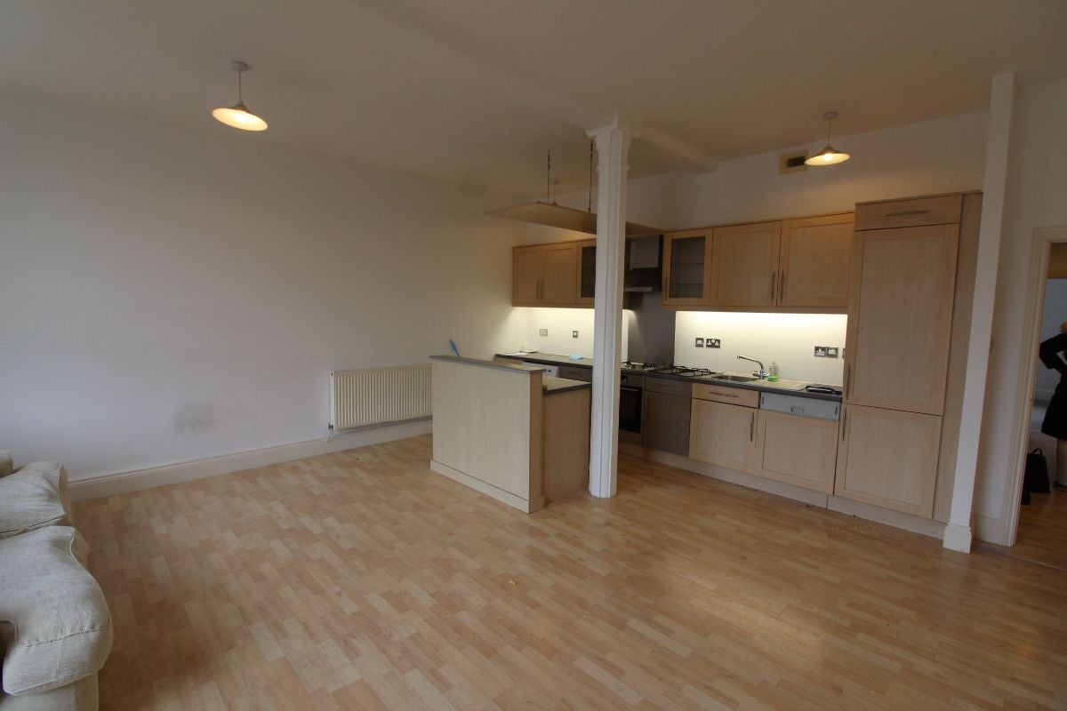 Flat Plumptre Place in Nottingham
