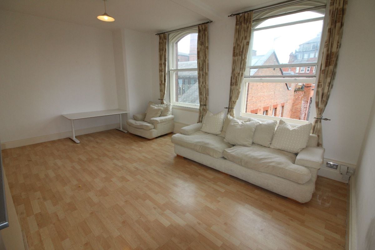 Flat Plumptre Place in Nottingham