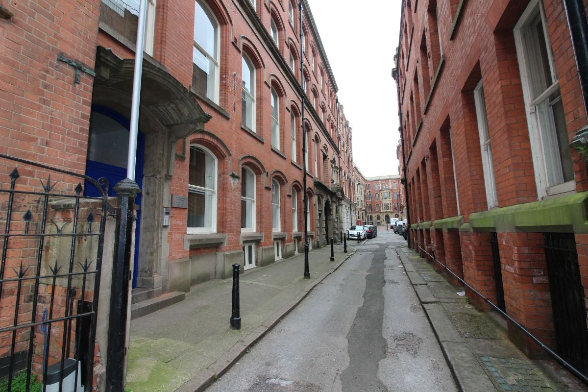 Flat Plumptre Place in Nottingham