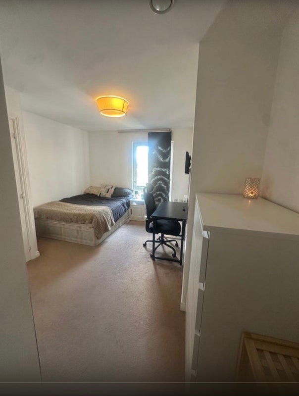 Room Homesdale Road in Greater London
