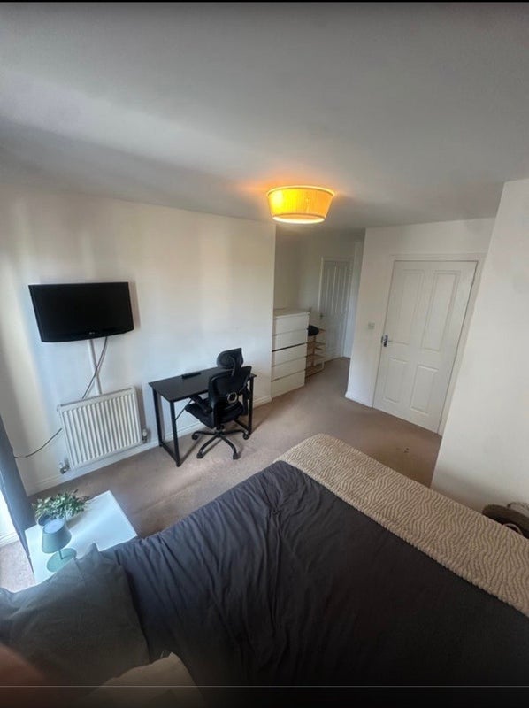 Room Homesdale Road in Greater London