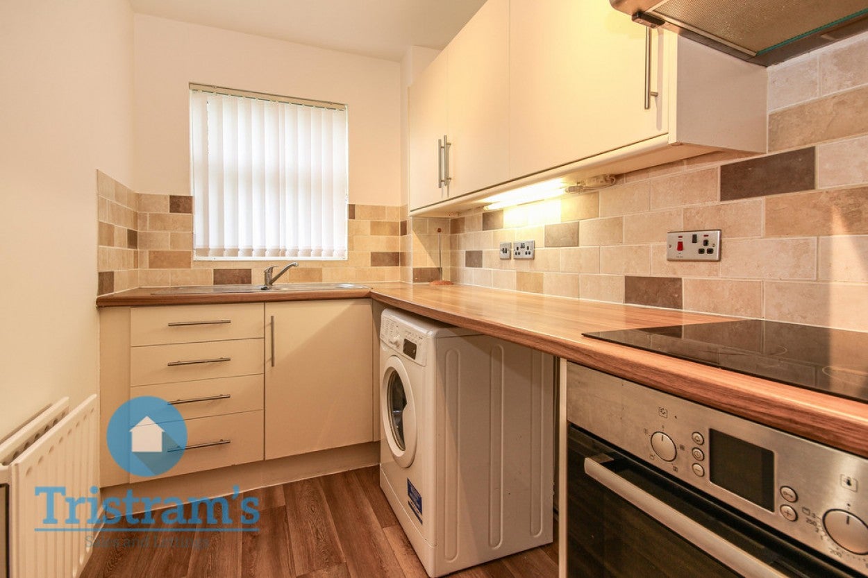 House Dean Close in Nottingham