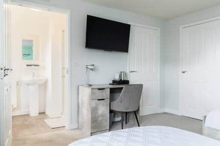 Room Latchet Lane in Upton