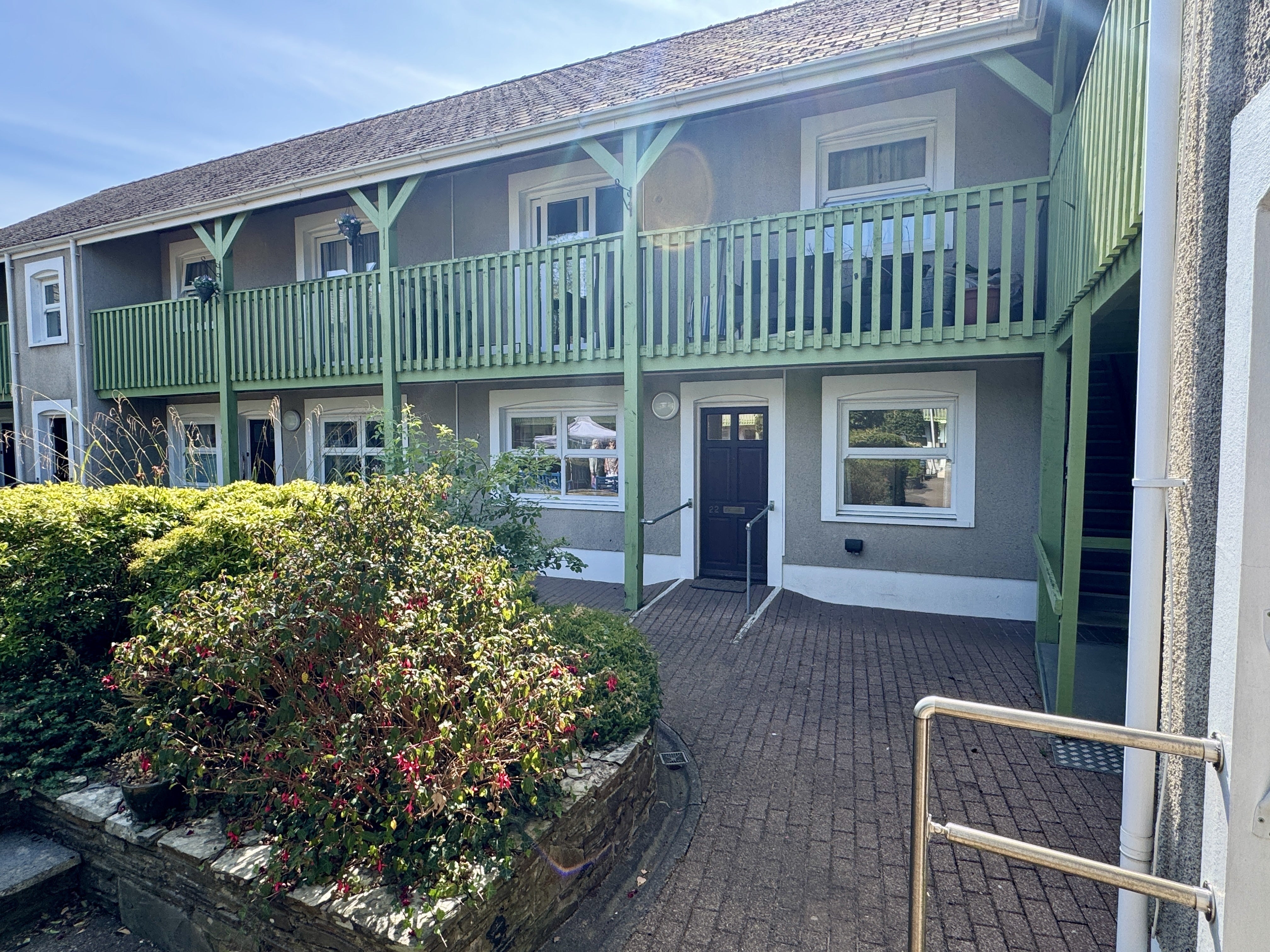 Flat Nestor Square in Narberth