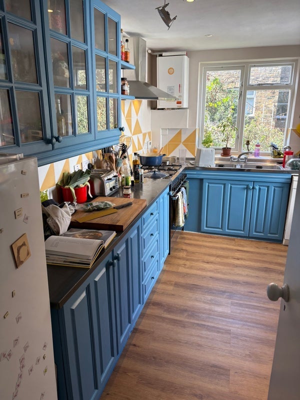 Room Stowe Road in Greater London