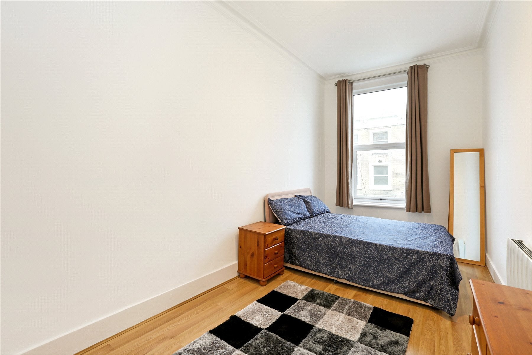 Flat Earl's Court Road in Greater London