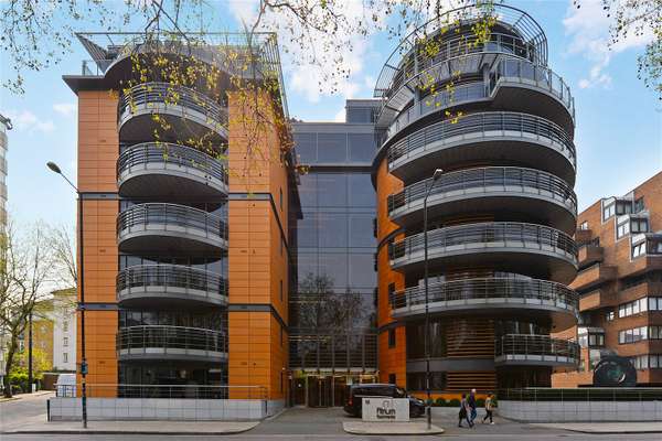 Flat Park Road in City of Westminster
