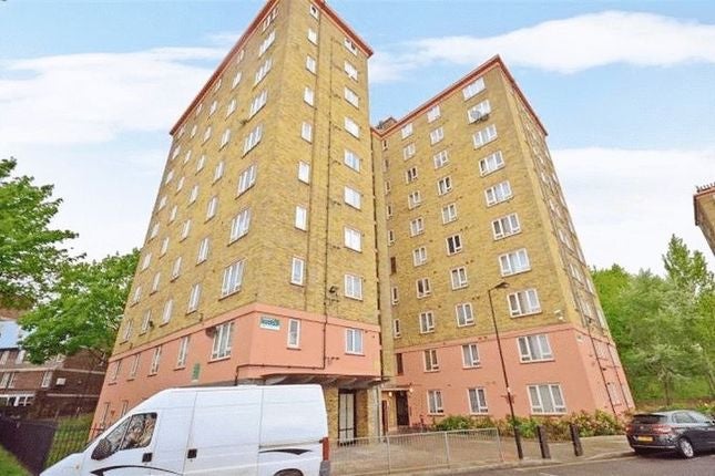 Flat Clifton Road in Greater London