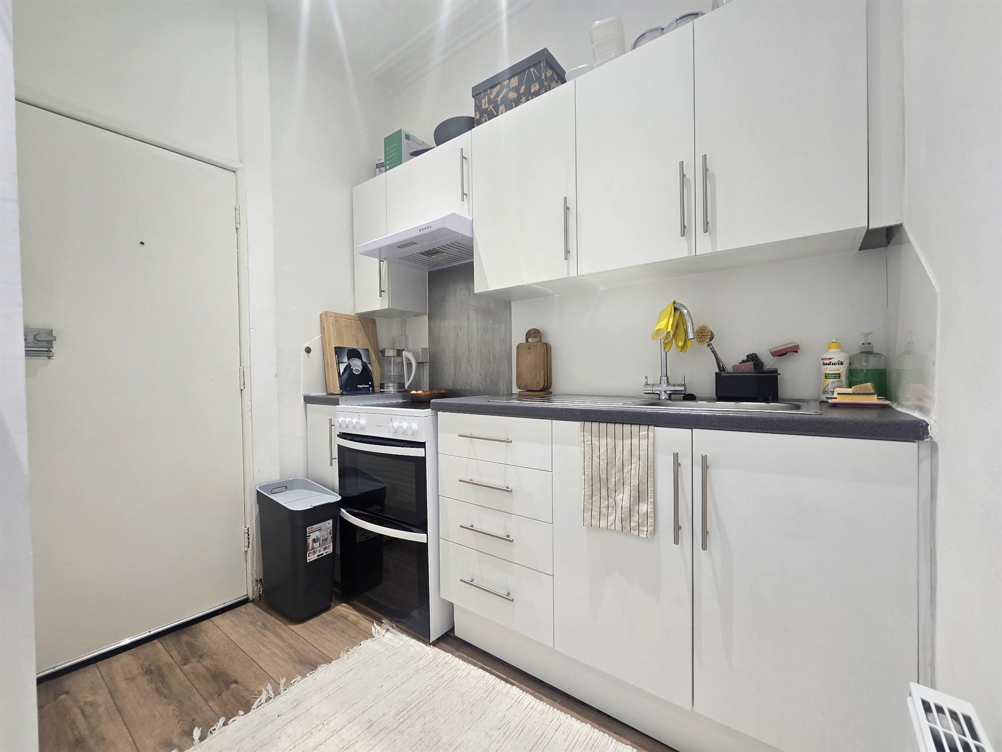 Flat Wilton Avenue in Southampton