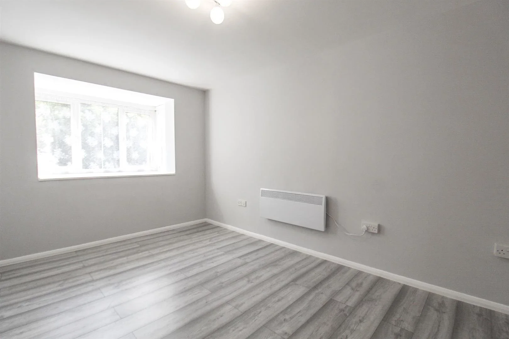 Flat Plowman Close in Greater London