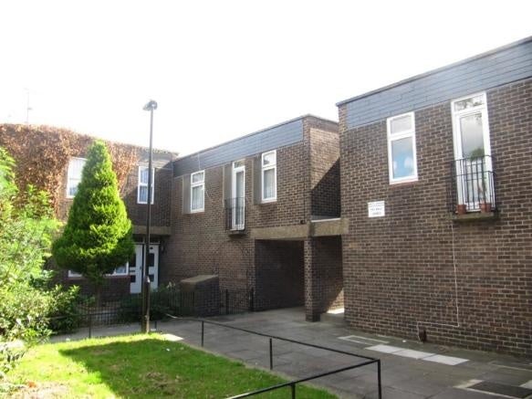Flat Mayfly Gardens in Greater London