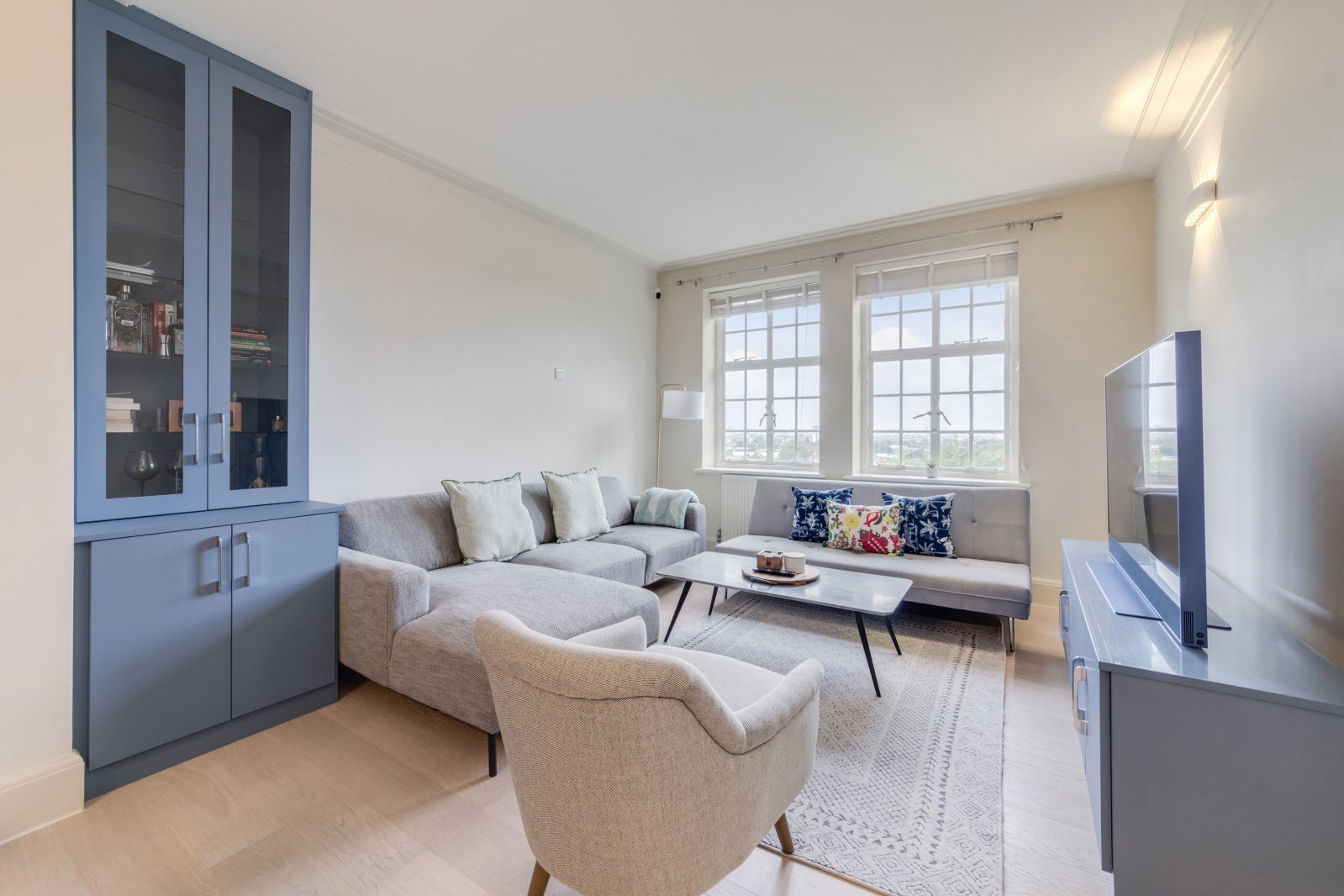Flat Finchley Road in Greater London
